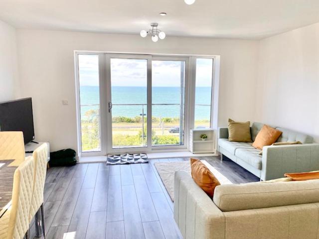 Lovely New 2 Bedroom Condo With Stunning Seaviews Penmaen-mawr Eksteriør billede