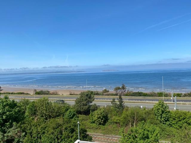 Lovely New 2 Bedroom Condo With Stunning Seaviews Penmaen-mawr Eksteriør billede