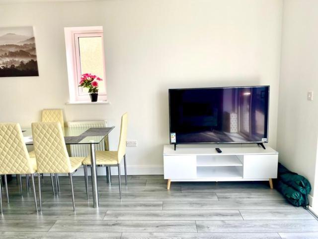 Lovely New 2 Bedroom Condo With Stunning Seaviews Penmaen-mawr Eksteriør billede