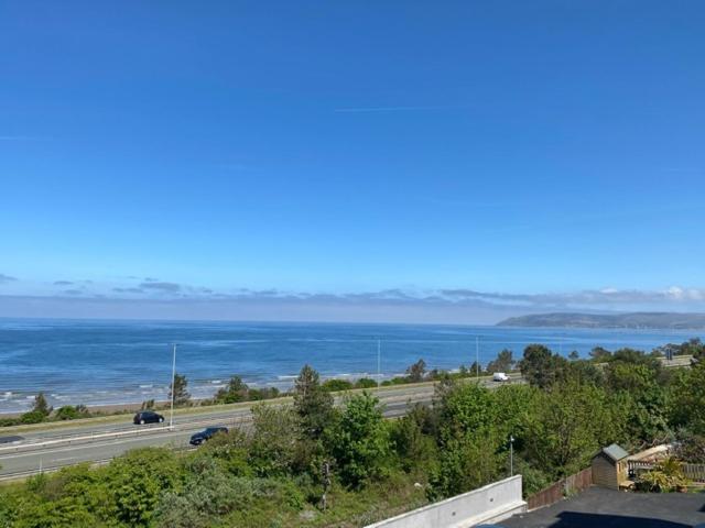 Lovely New 2 Bedroom Condo With Stunning Seaviews Penmaen-mawr Eksteriør billede
